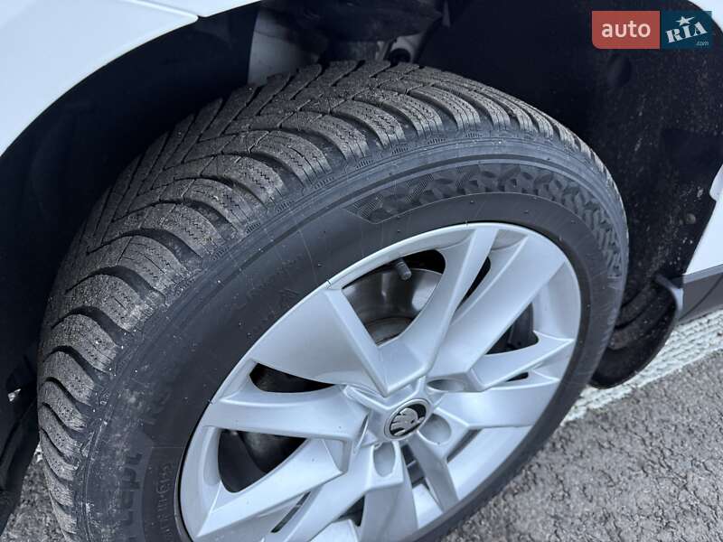 Внедорожник / Кроссовер Skoda Karoq 2020 в Киеве