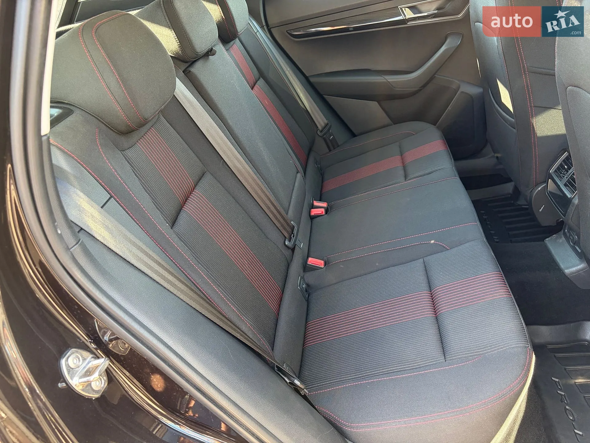 Skoda Karoq 2018 VIN TMBJR6NU1KB200191 фото оголошення 18 з 59