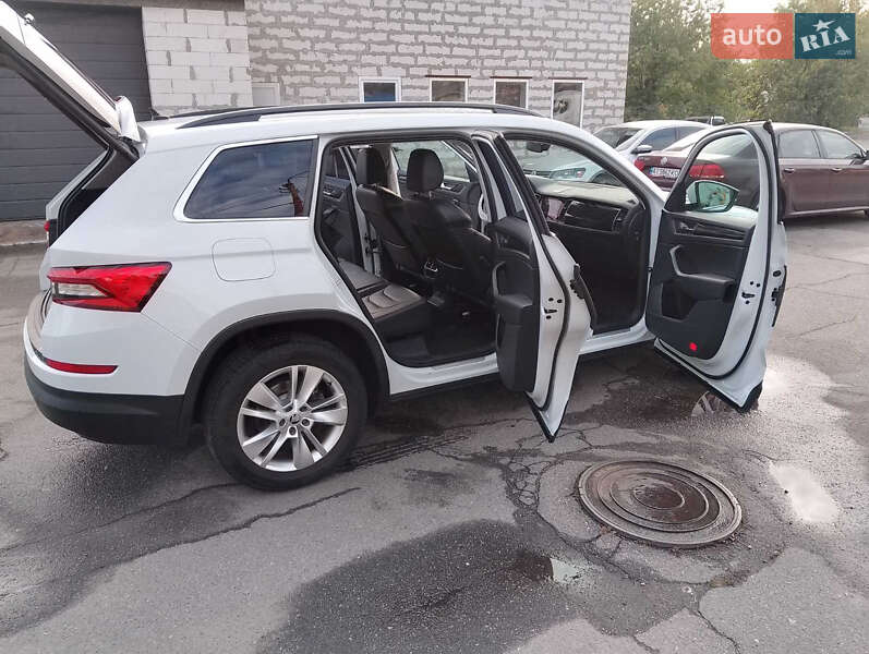Позашляховик / Кросовер Skoda Kodiaq 2018 в Києві фото 18 Позашляховик / Кросовер Skoda Kodiaq 2018 в Києві