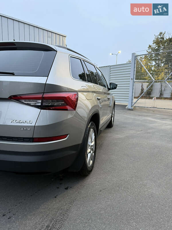 Позашляховик / Кросовер Skoda Kodiaq 2017 в Києві фото 8 Позашляховик / Кросовер Skoda Kodiaq 2017 в Києві