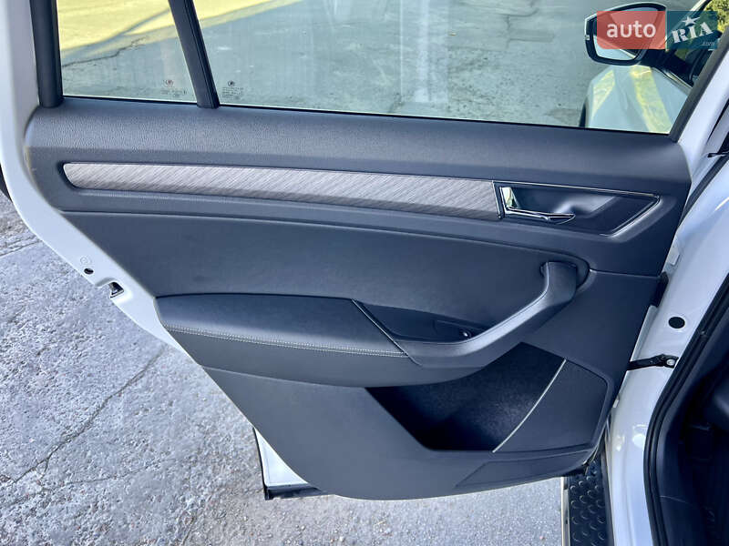 Внедорожник / Кроссовер Skoda Kodiaq 2023 в Киеве