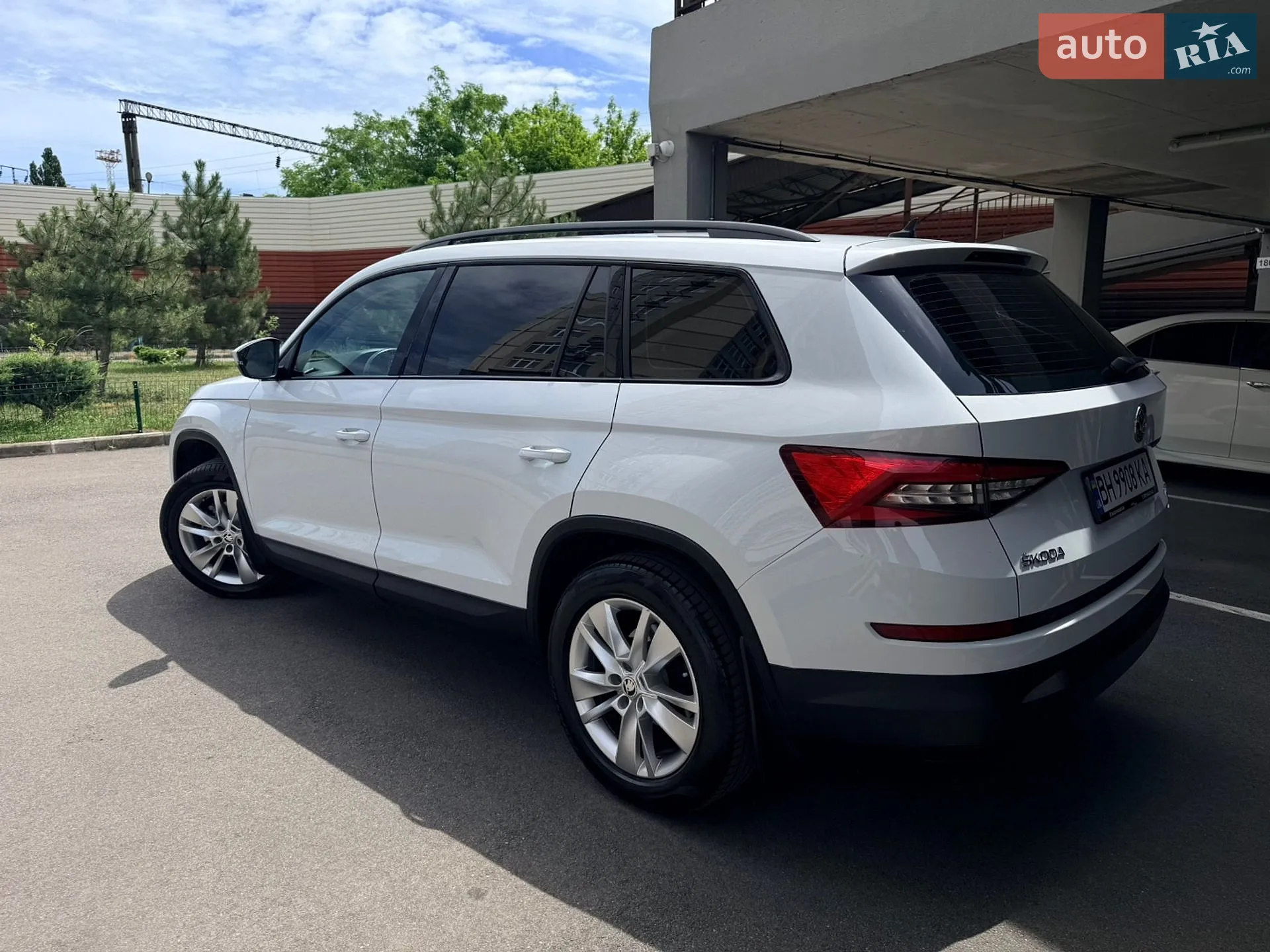 Skoda Kodiaq 2017 VIN TMBLJ6NS8HB400069 фото оголошення 3 з 92