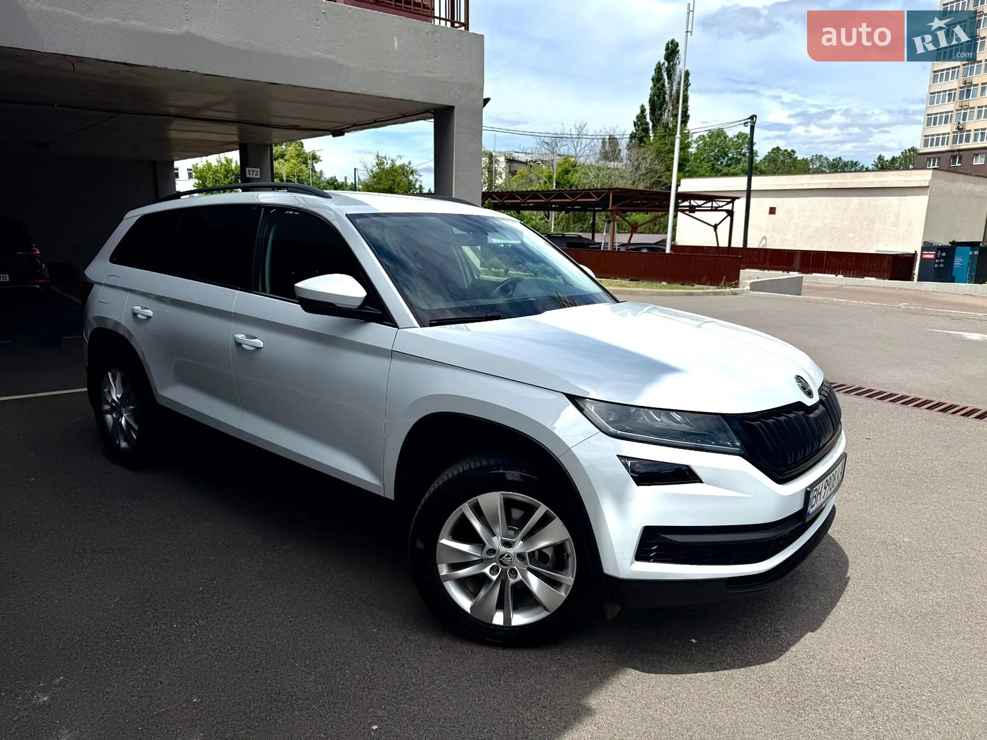 Skoda Kodiaq 2017 VIN TMBLJ6NS8HB400069 фото оголошення 8 з 92