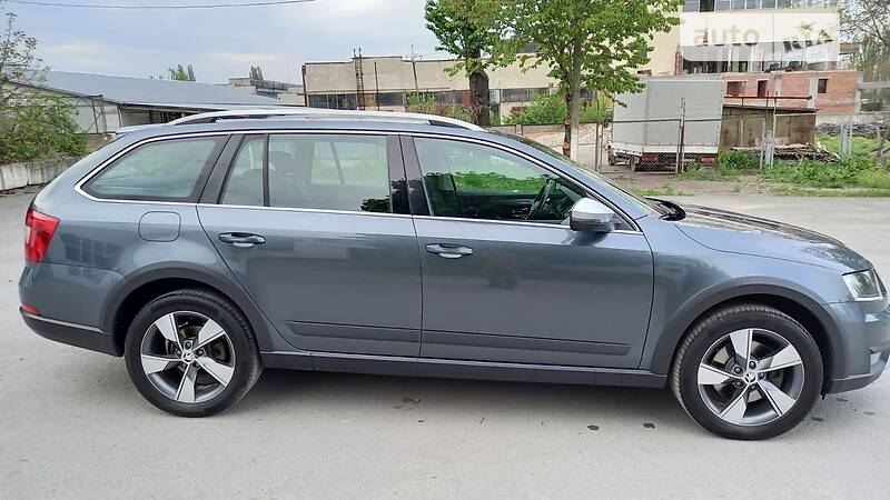 Универсал Skoda Octavia Scout 2016 в Каменец-Подольском