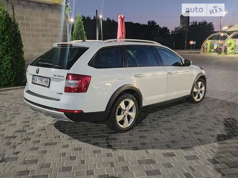 Универсал Skoda Octavia Scout 2017 в Новомиргороде