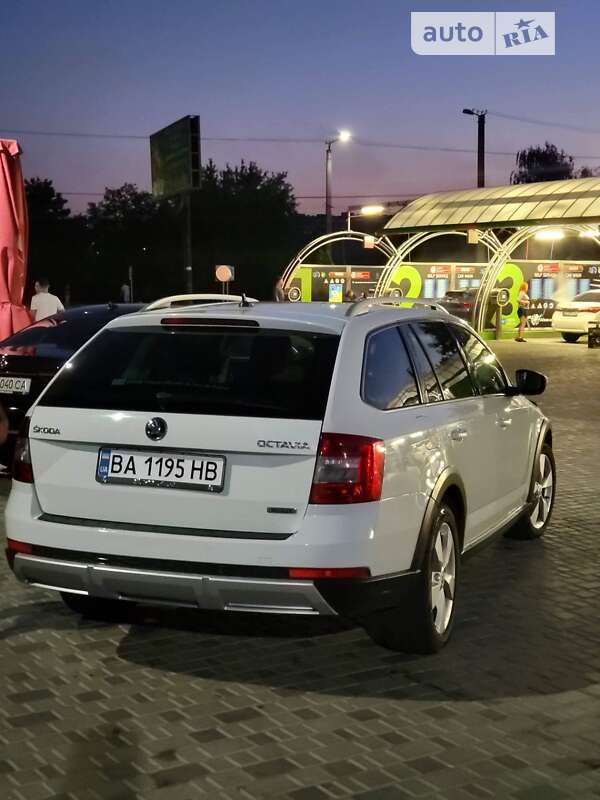 Универсал Skoda Octavia Scout 2017 в Новомиргороде
