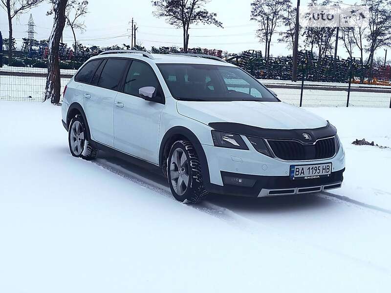 Универсал Skoda Octavia Scout 2017 в Новомиргороде
