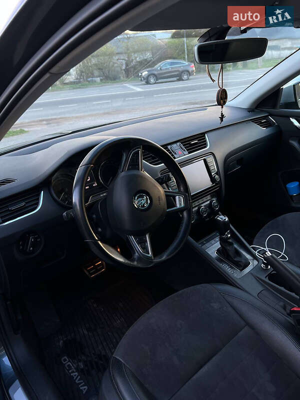 Универсал Skoda Octavia Scout 2017 в Золочеве