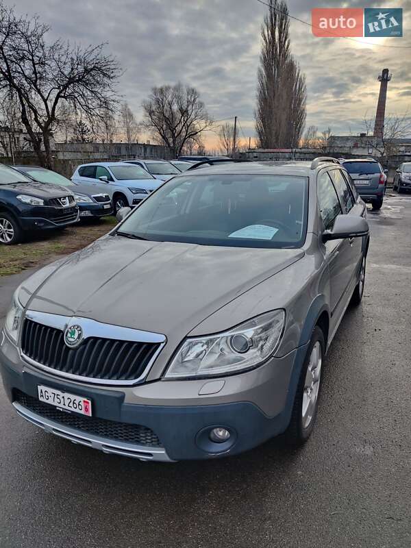 Универсал Skoda Octavia Scout 2011 в Чернигове