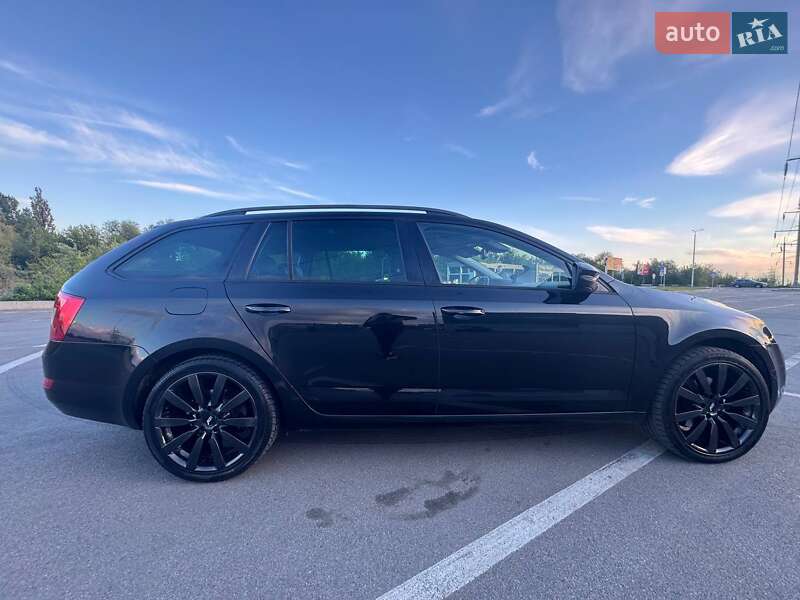 Універсал Skoda Octavia Scout 2016 в Бучі
