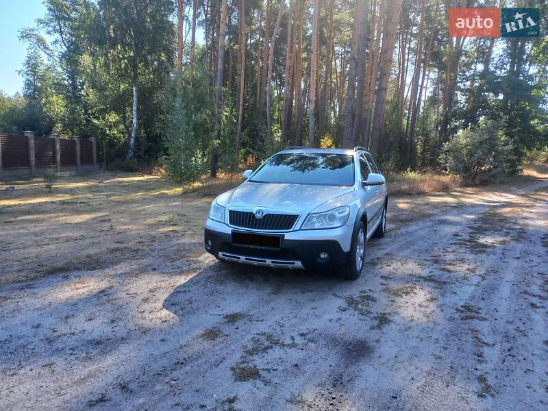 Універсал Skoda Octavia Scout 2012 в Лебедині