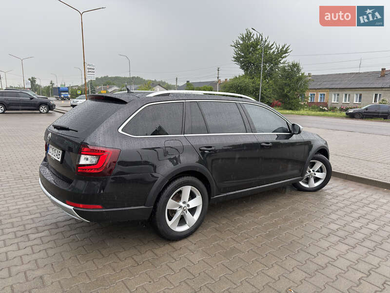Универсал Skoda Octavia Scout 2017 в Нововолынске