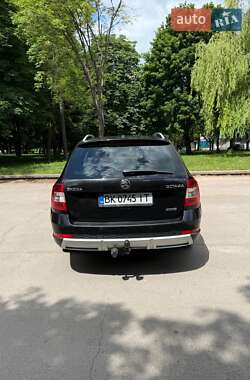 Универсал Skoda Octavia Scout 2015 в Ровно