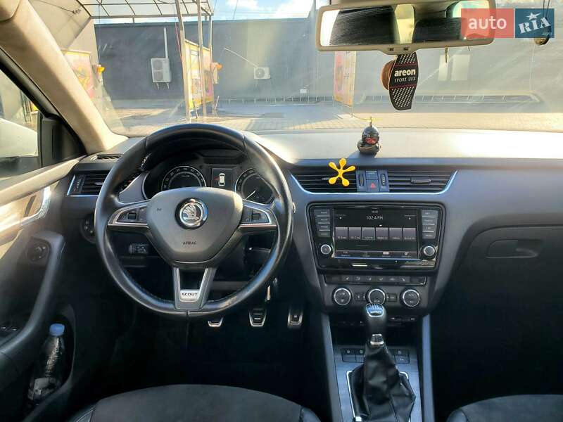 Универсал Skoda Octavia Scout 2015 в Черновцах