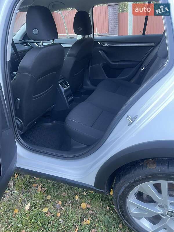 Універсал Skoda Octavia Scout 2015 в Долині