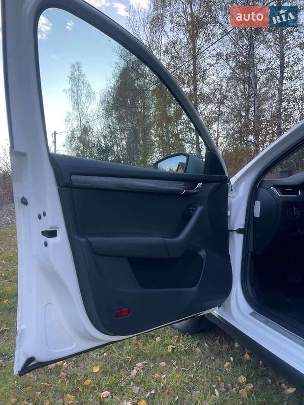 Універсал Skoda Octavia Scout 2015 в Долині