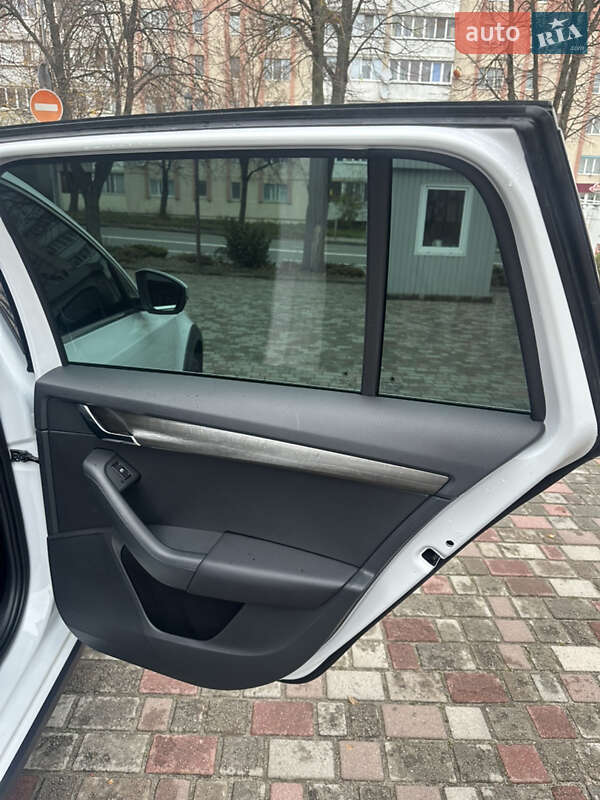 Універсал Skoda Octavia Scout 2015 в Рівному
