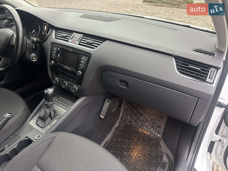 Універсал Skoda Octavia Scout 2015 в Рівному