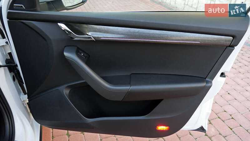 Универсал Skoda Octavia Scout 2019 в Львове