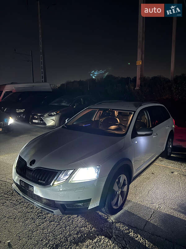 Универсал Skoda Octavia Scout 2018 в Дубно