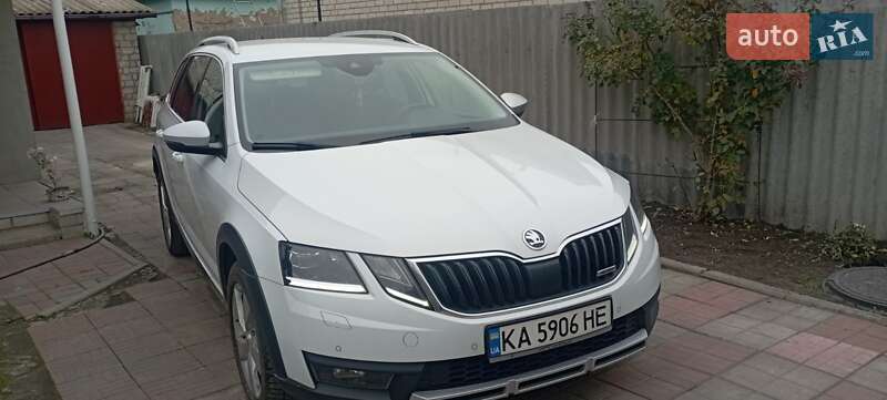Универсал Skoda Octavia Scout 2015 в Бобровице