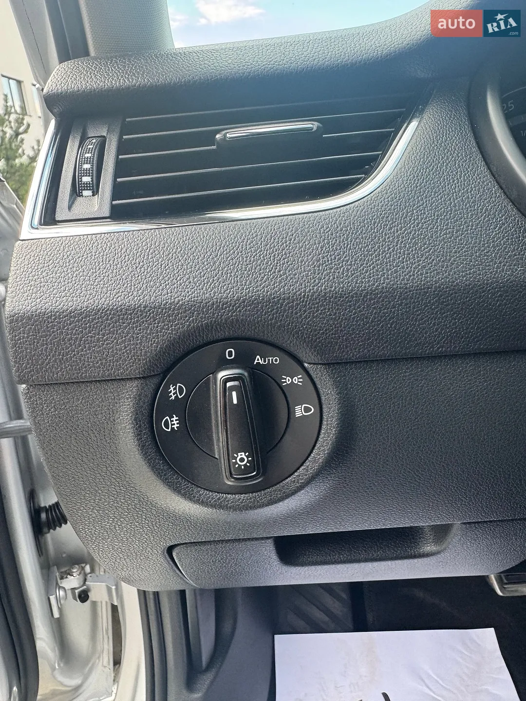 2015 Skoda Octavia - мініатюра 23