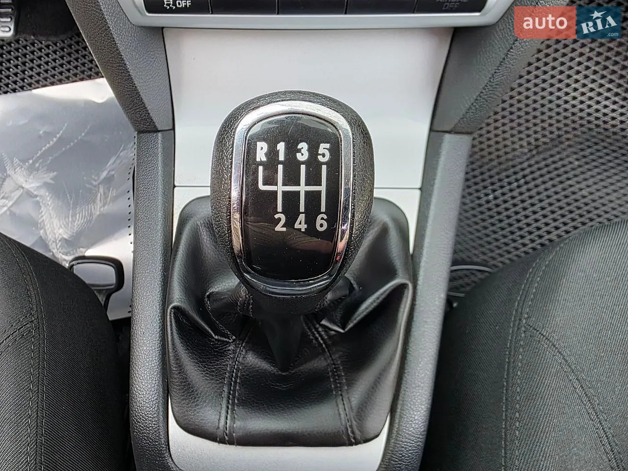 2011 Skoda Octavia - мініатюра 76