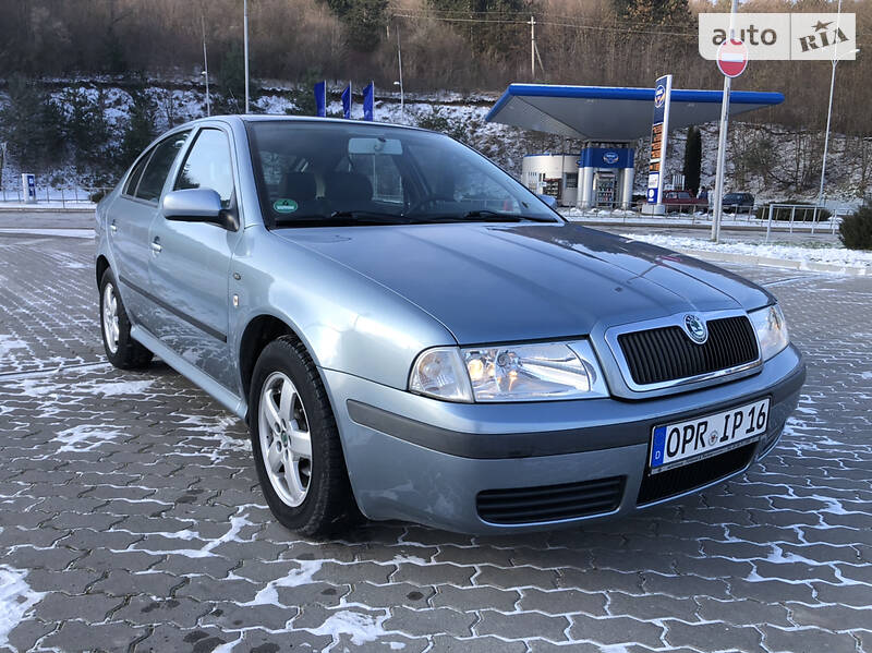 Skoda Octavia Tour AMBIENTE