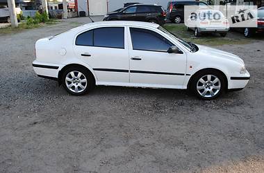 Седан Skoda Octavia 1997 в Киеве