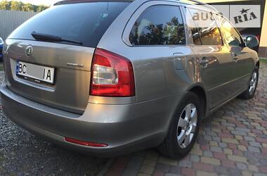 Универсал Skoda Octavia 2010 в Стрые