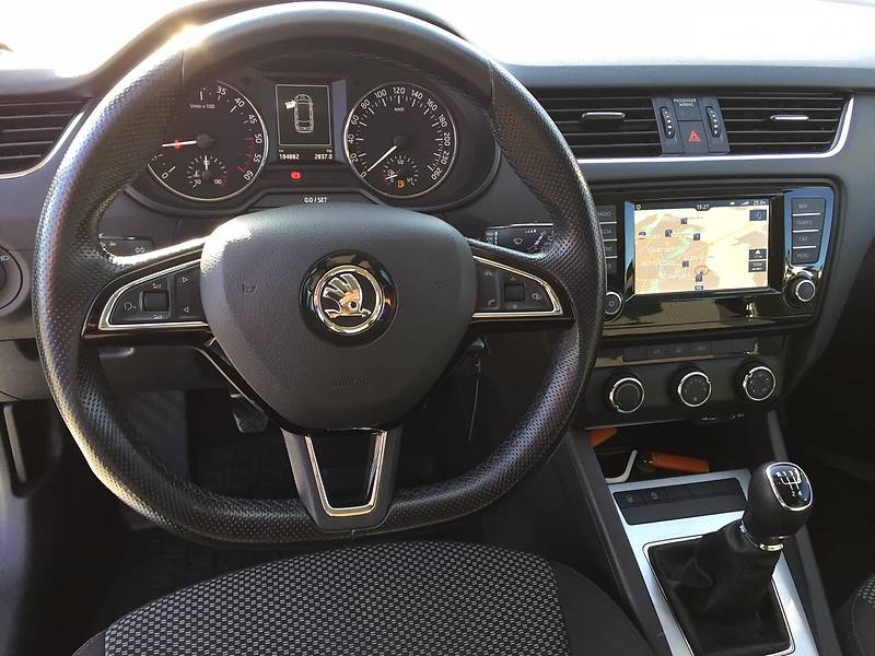 Універсал Skoda Octavia 2016 в Ужгороді