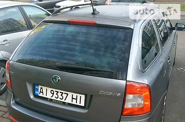 Универсал Skoda Octavia 2013 в Вишневом