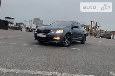Седан Skoda Octavia 2017 в 