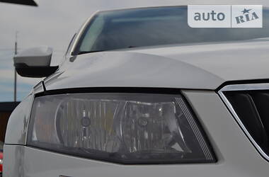 Седан Skoda Octavia 2015 в 