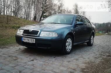 Седан Skoda Octavia 2004 в 