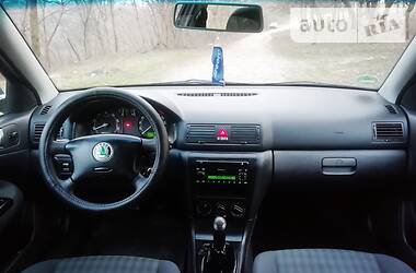 Седан Skoda Octavia 2004 в 