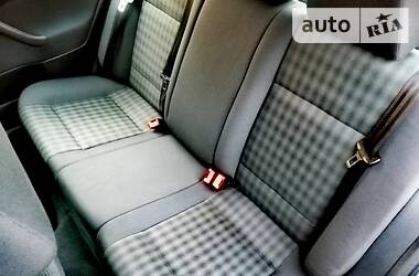 Седан Skoda Octavia 2004 в 