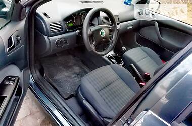 Седан Skoda Octavia 2004 в 