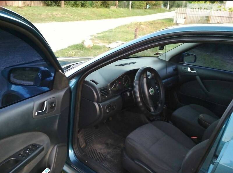 Хетчбек Skoda Octavia 2003 в Валках