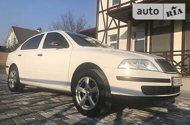 Седан Skoda Octavia 2011 в Киеве