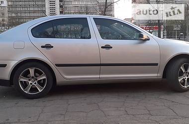 Седан Skoda Octavia 2004 в 