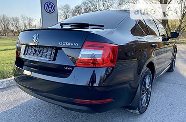 Седан Skoda Octavia 2018 в 