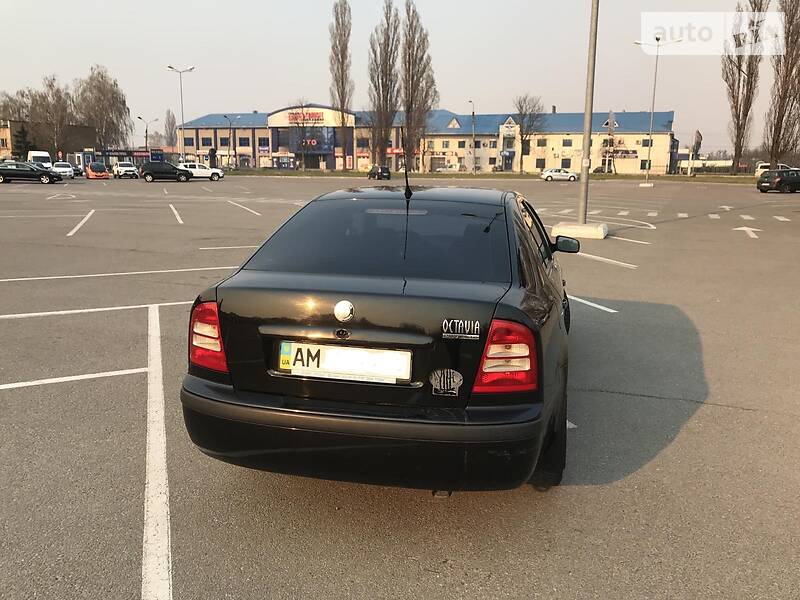 Седан Skoda Octavia 2004 в Житомирі