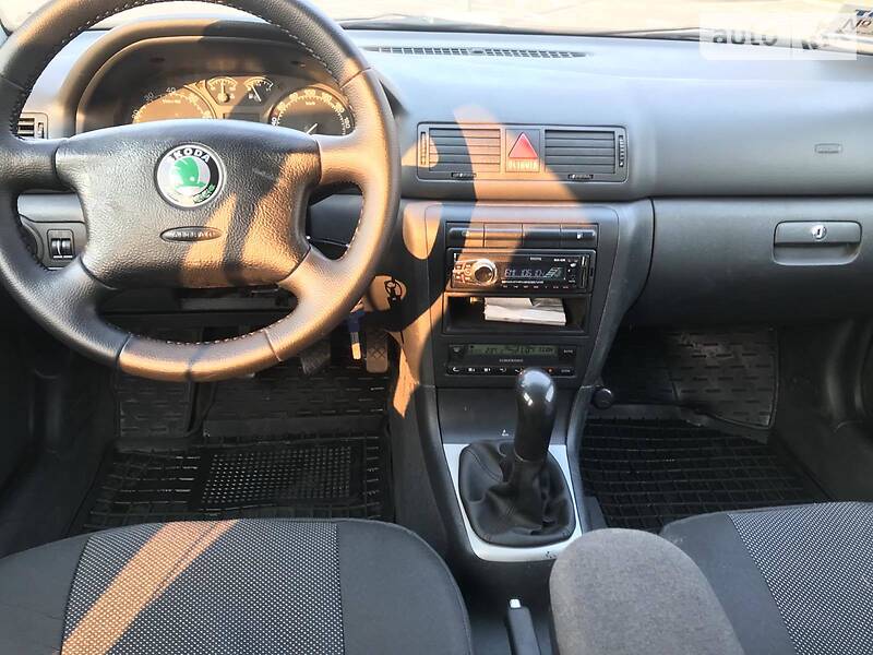 Седан Skoda Octavia 2004 в Житомирі