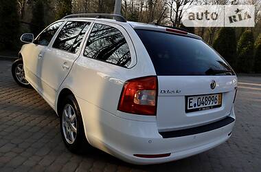 Універсал Skoda Octavia 2013 в Дрогобичі