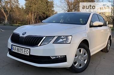 Седан Skoda Octavia 2017 в 