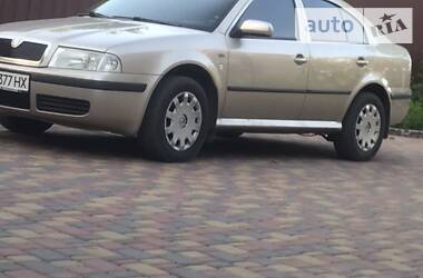Седан Skoda Octavia 2004 в 