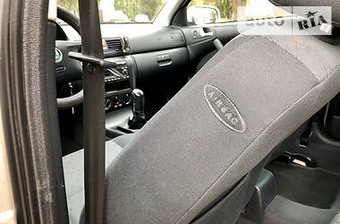 Універсал Skoda Octavia 2002 в 