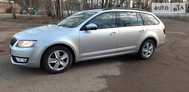 Універсал Skoda Octavia 2013 в Новояворівську
