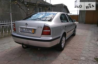 Хетчбек Skoda Octavia 2000 в 